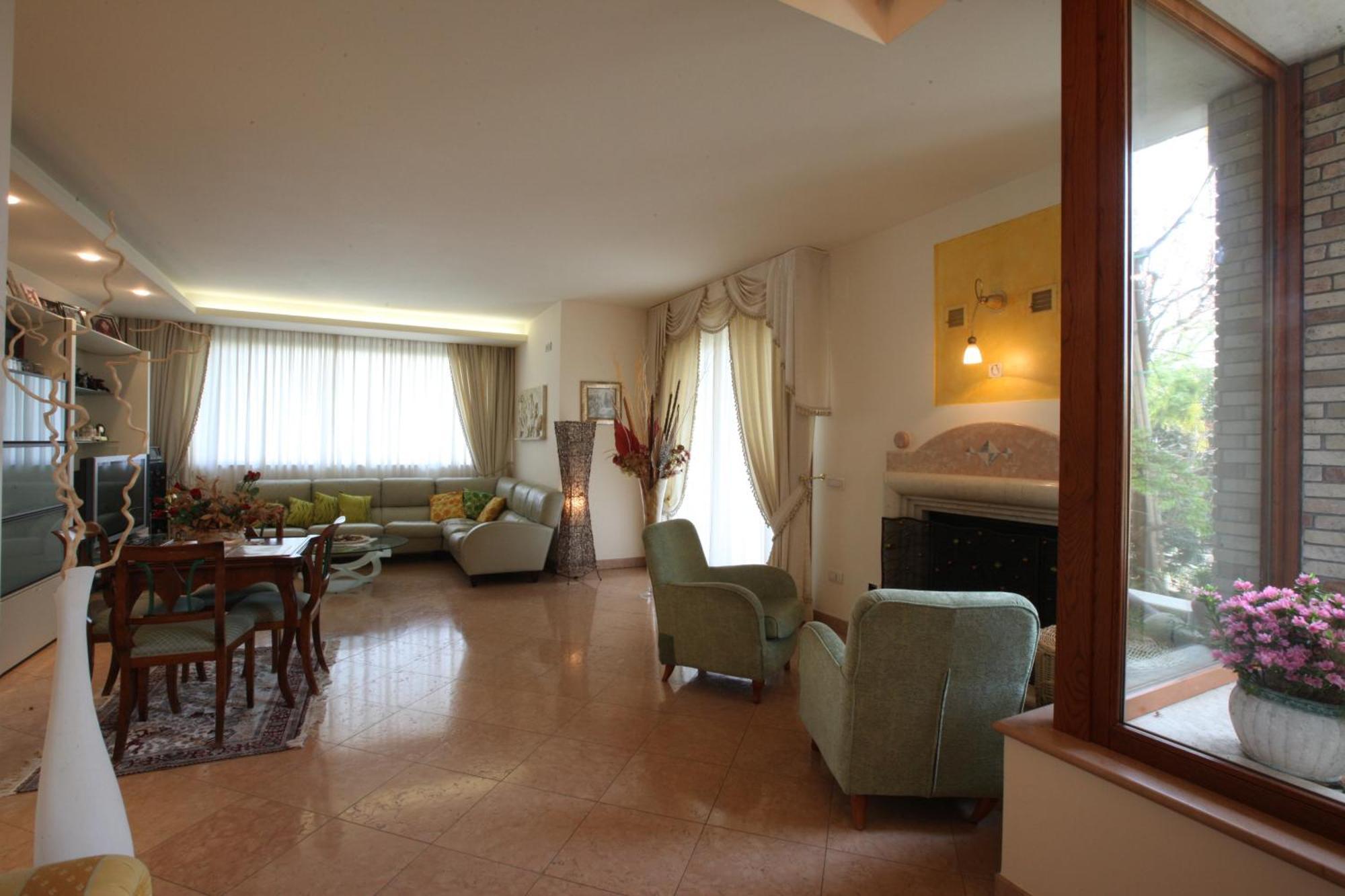 Villa Gioia Rooms Montegranaro Kültér fotó