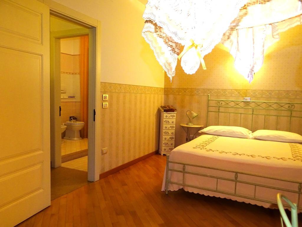 Villa Gioia Rooms Montegranaro Szoba fotó