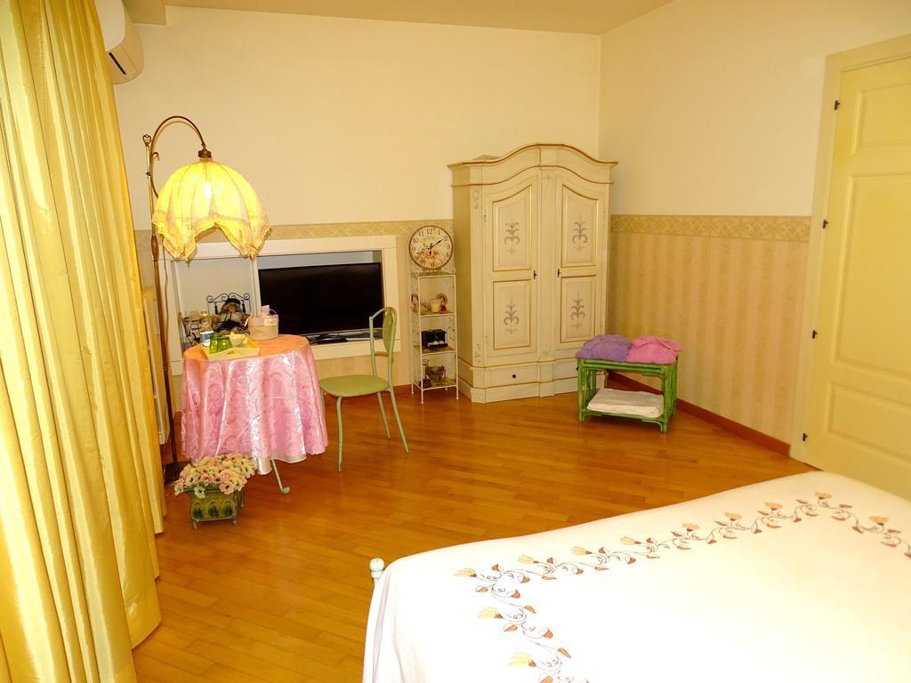 Villa Gioia Rooms Montegranaro Szoba fotó