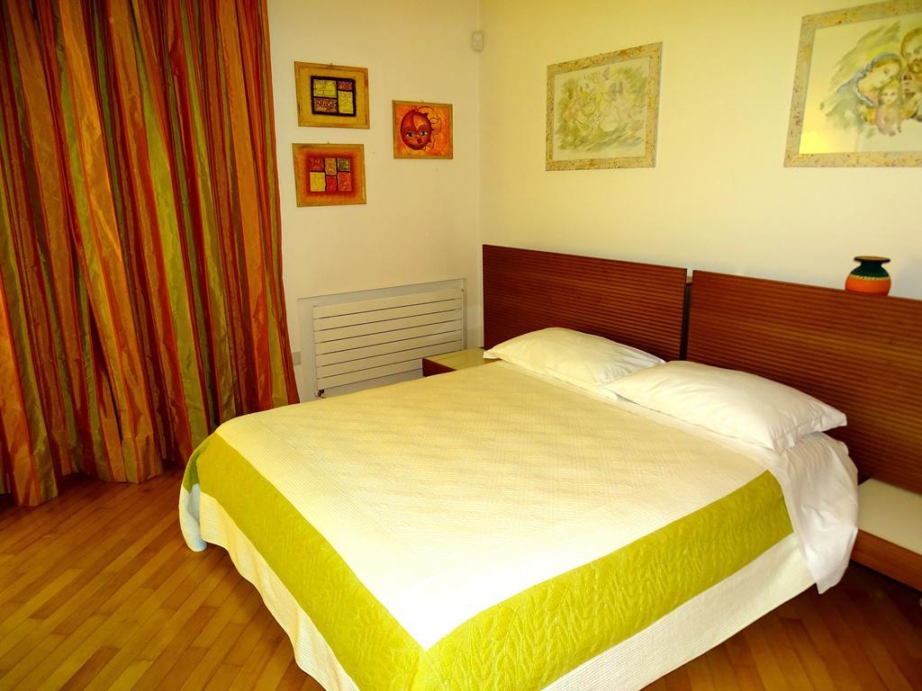 Villa Gioia Rooms Montegranaro Kültér fotó