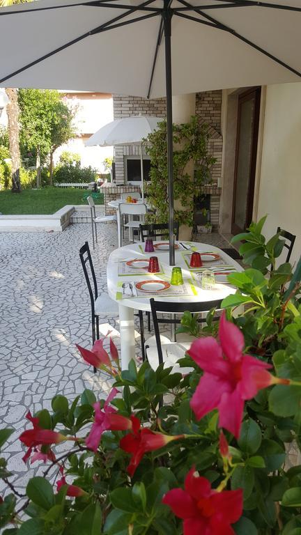 Villa Gioia Rooms Montegranaro Kültér fotó